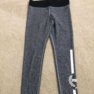 NWT-ultimate yoga leggings